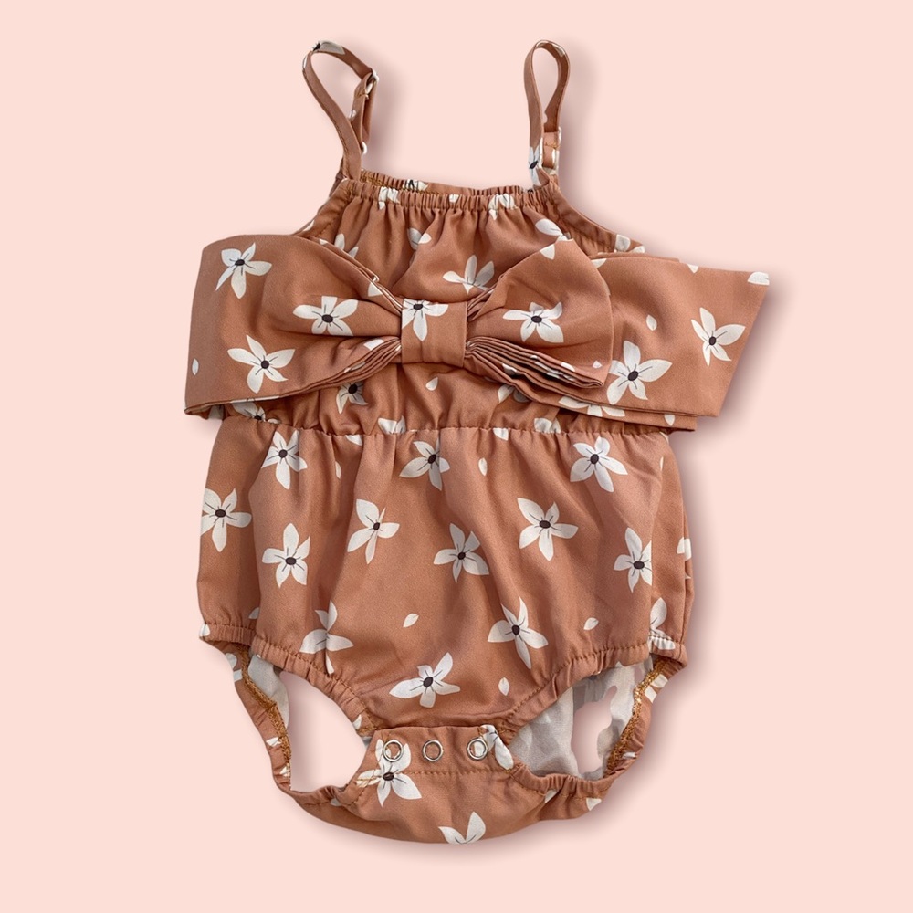 Baby girl floral Bodysuit / Romper